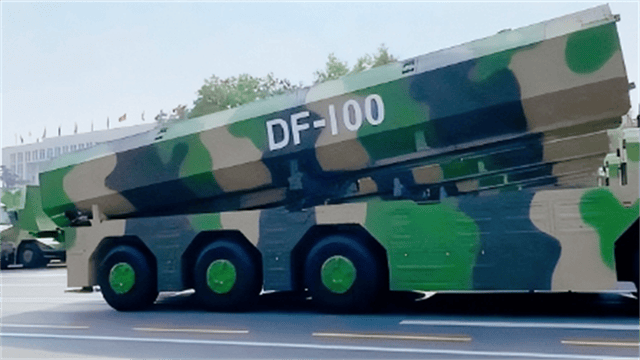 东风100首次露出真身!4千公里射程精准突击,轻松拿捏关岛美军