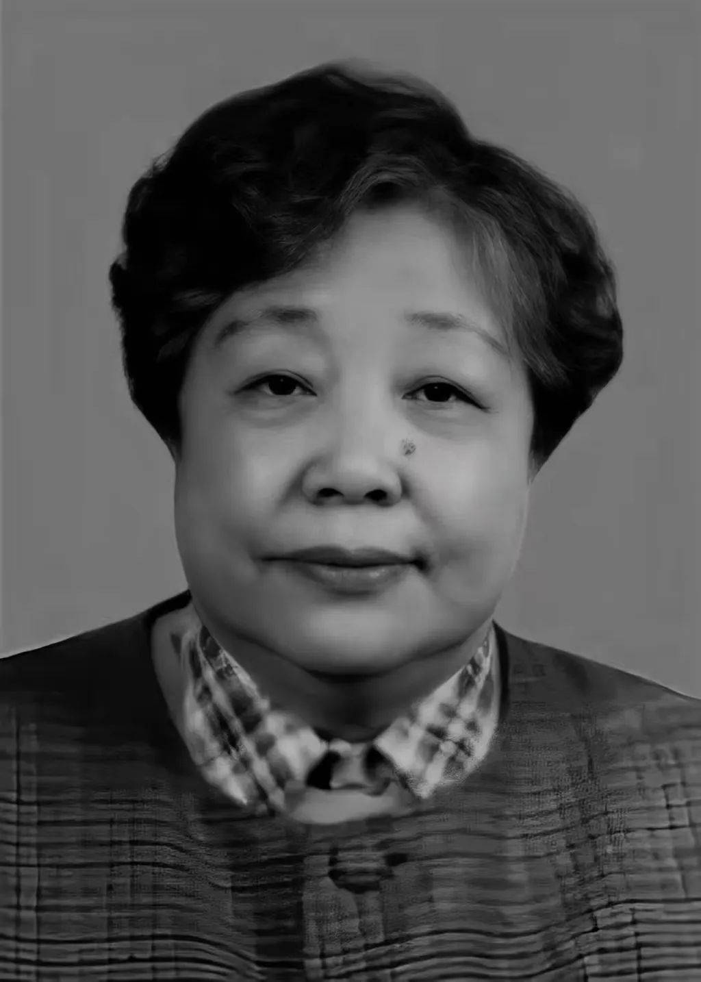 华桂岚同志逝世