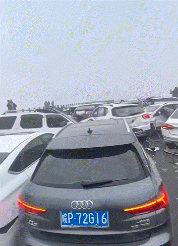 河南一高速发生连环追尾事故,几十辆车撞成一团!原因曝光