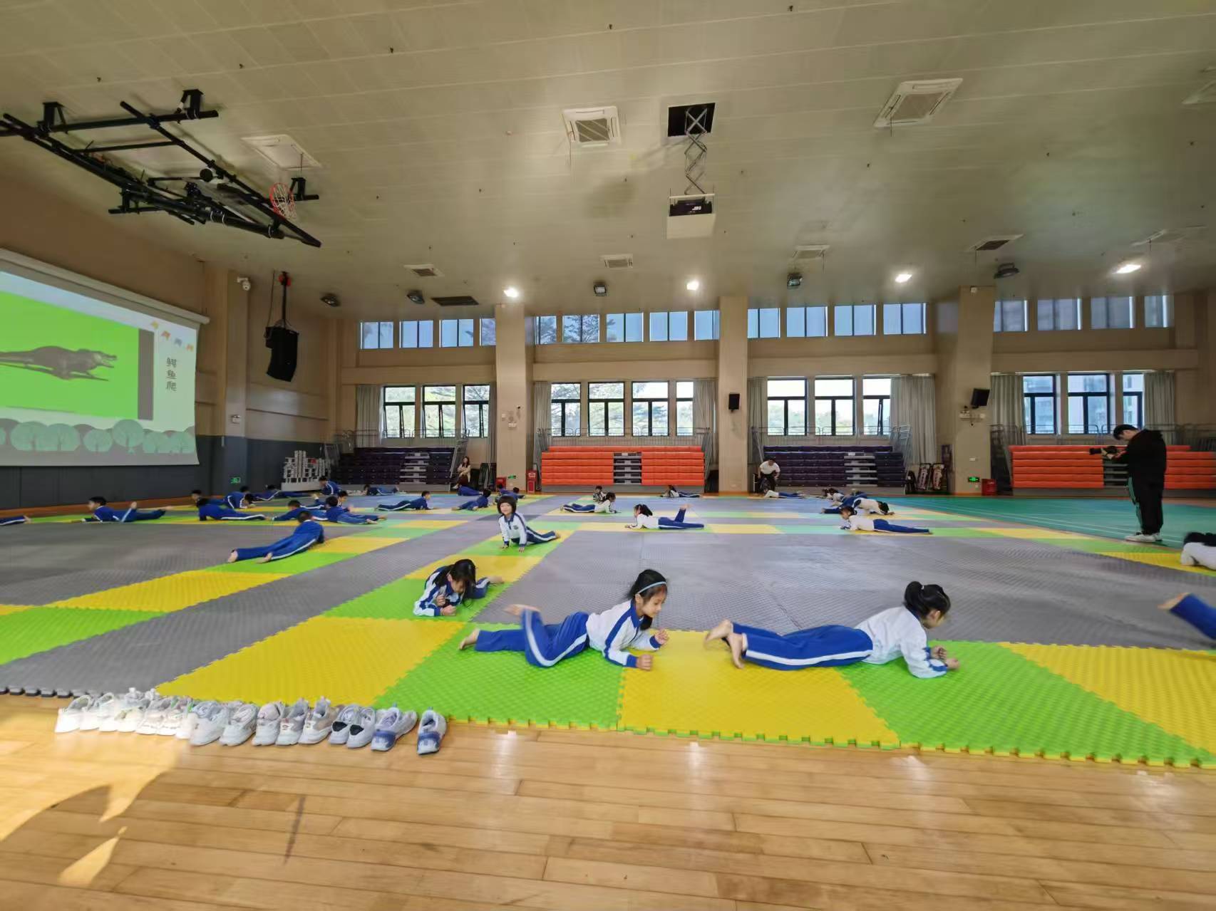 新闻分析:深圳如何让上万中小学生摘掉“小眼镜”