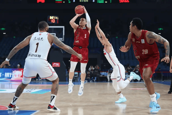 CBA | 北汽男篮剩余12轮比赛少劲敌 常规赛进入前四并非不可能