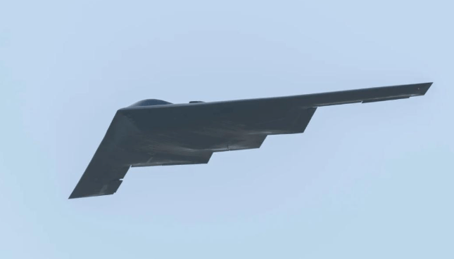 三大消息：马斯克发声怒喷！外交部警告不留情面！美军突然行动！