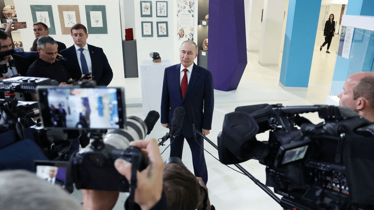 与普京通话两小时无突破 特朗普:俄乌必须直接协商