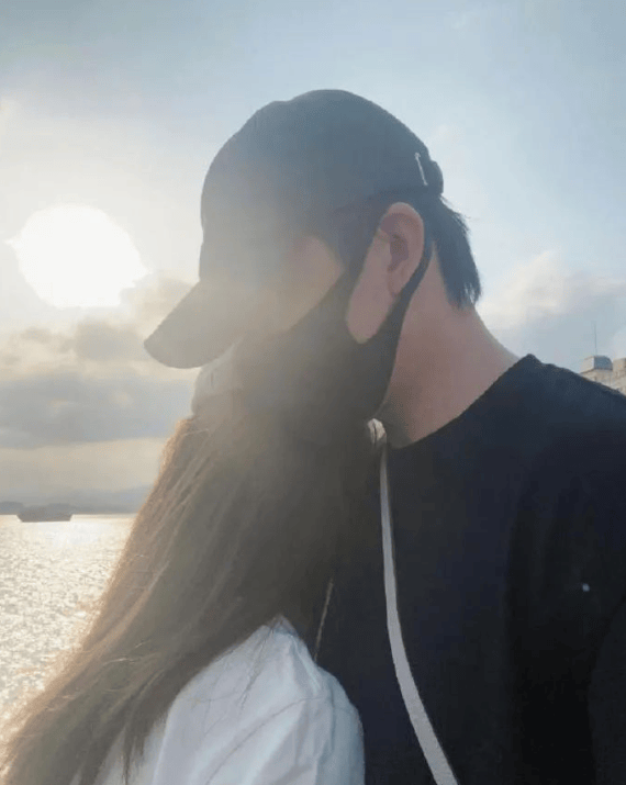 “俞灏明王晓晨结婚”，热搜第一！