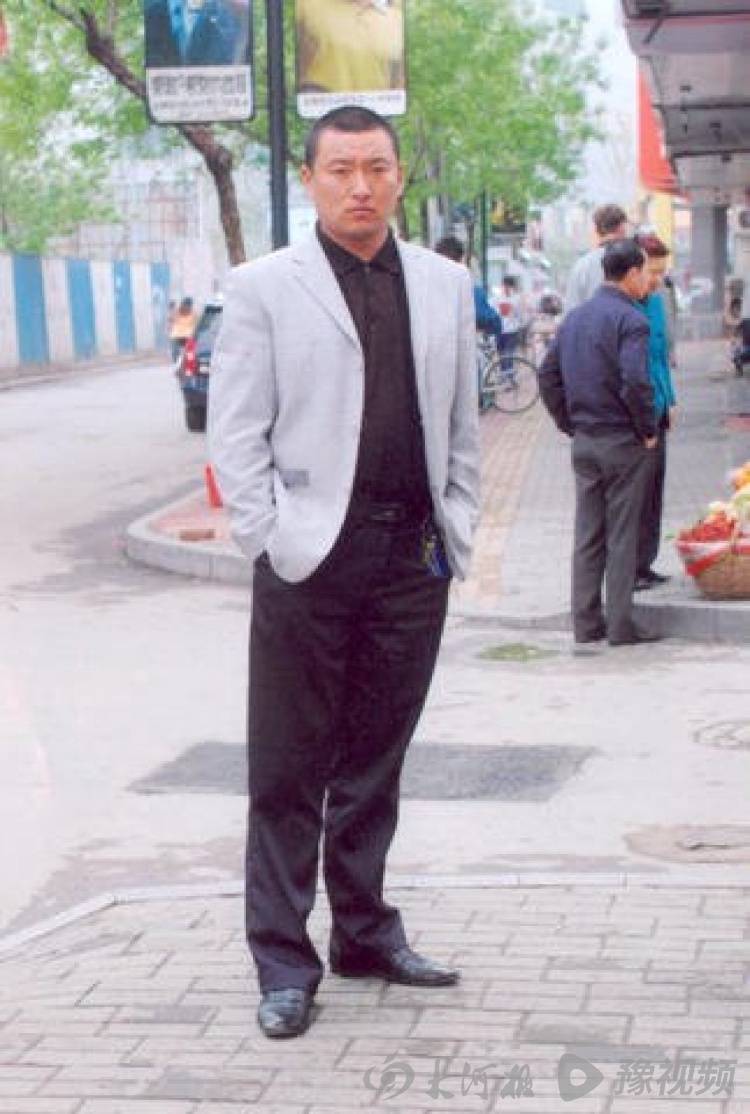 从蒙冤死囚到千万富翁：男子悬赏50万追查真凶