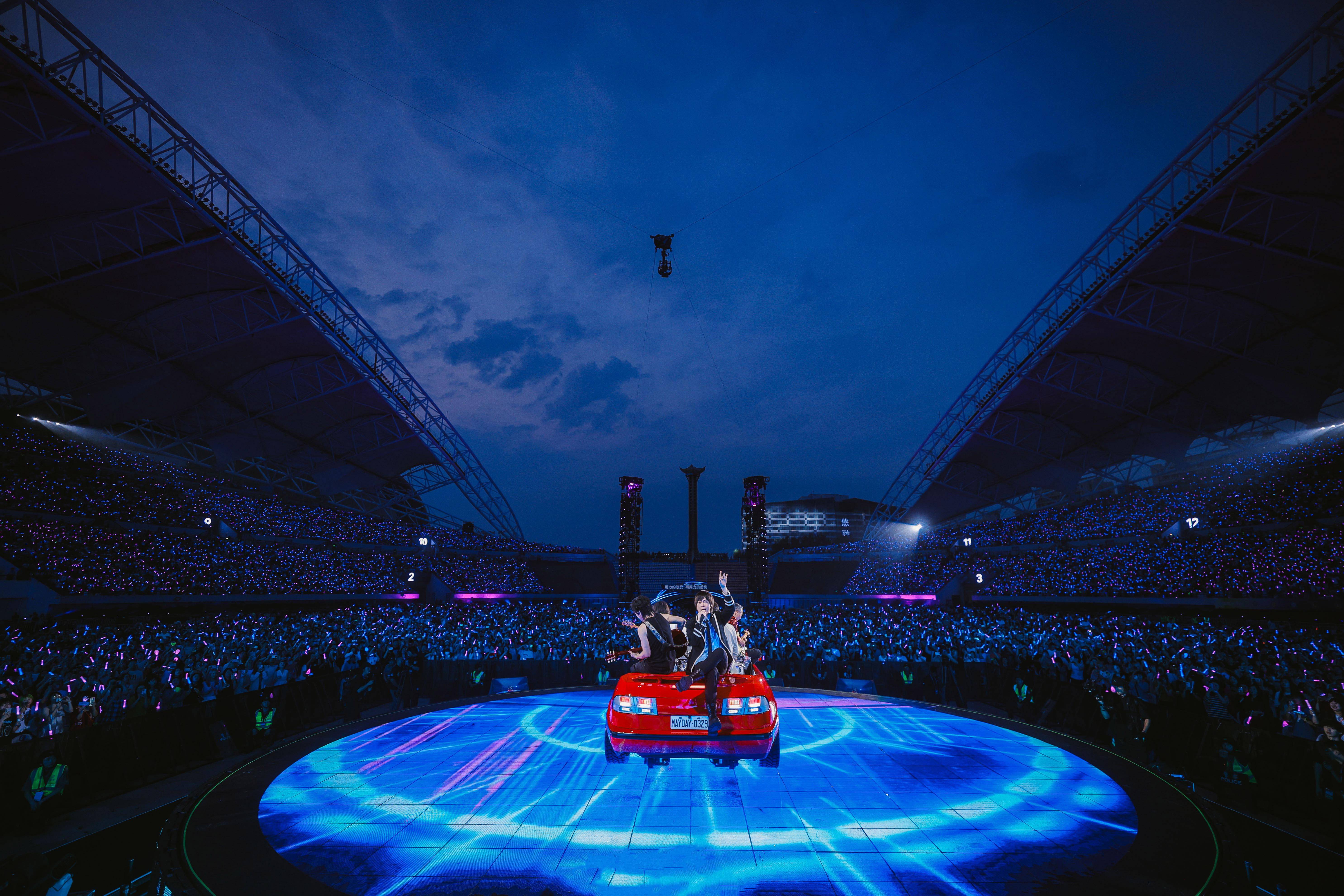 五月天哈尔滨开唱 1500台无人机惊艳星空