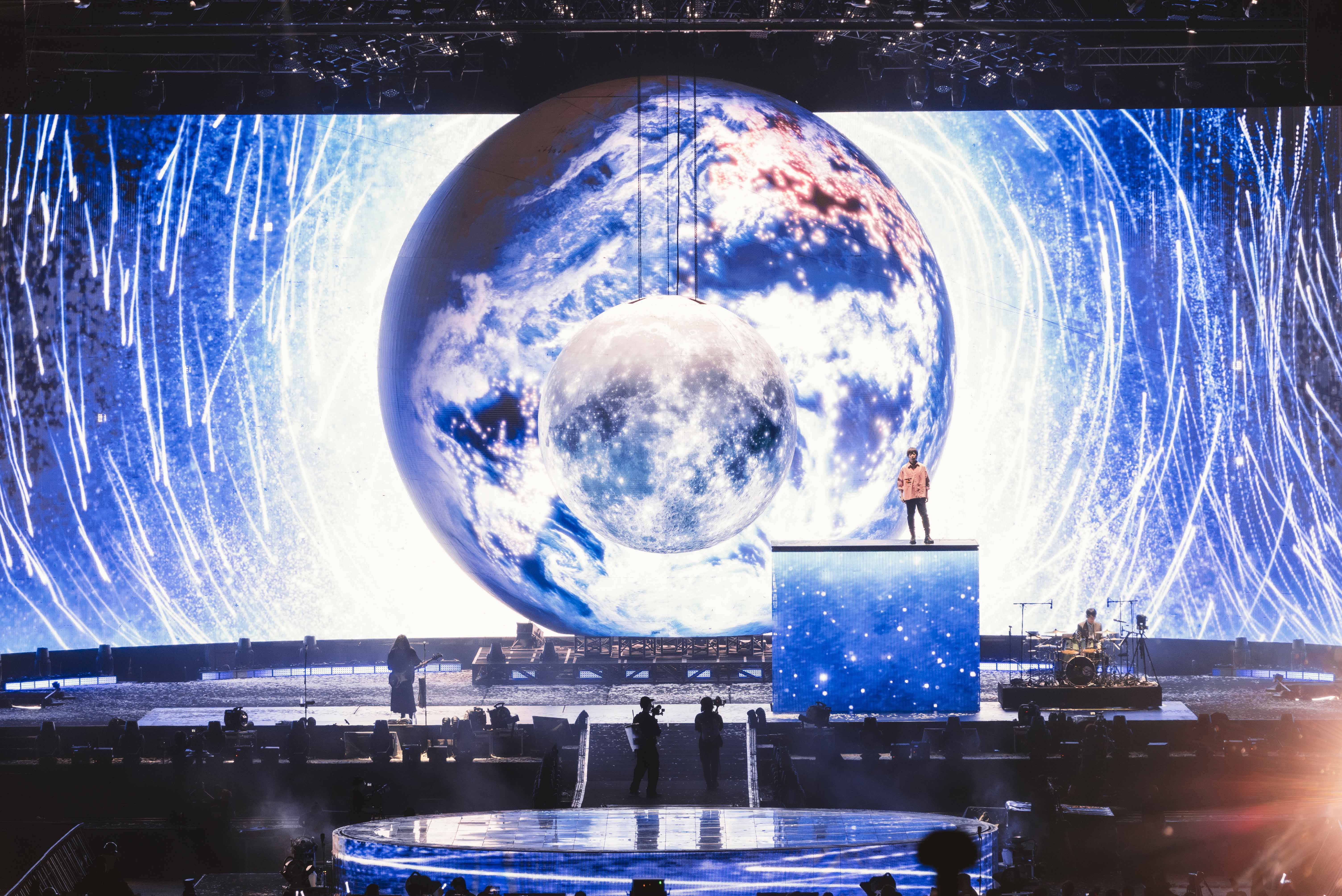 五月天哈尔滨开唱 1500台无人机惊艳星空