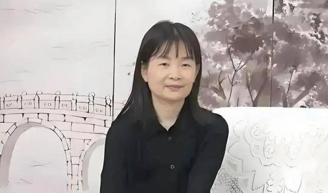 从普通员工做到董事长！55岁“打工女皇”年薪900多万元，身家超335亿