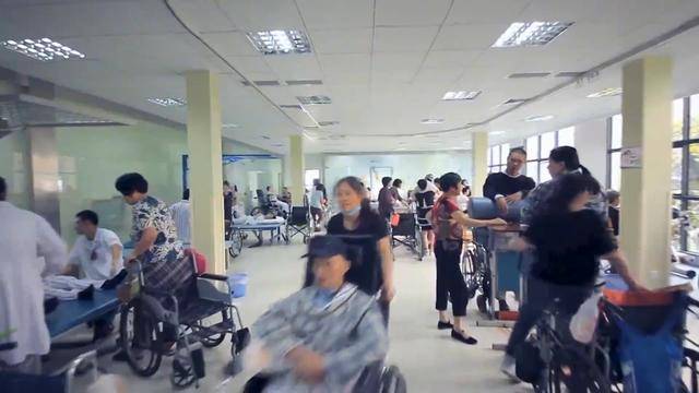 90%患者都要挨一刀，这家医院的“韭菜病”得治丨中听