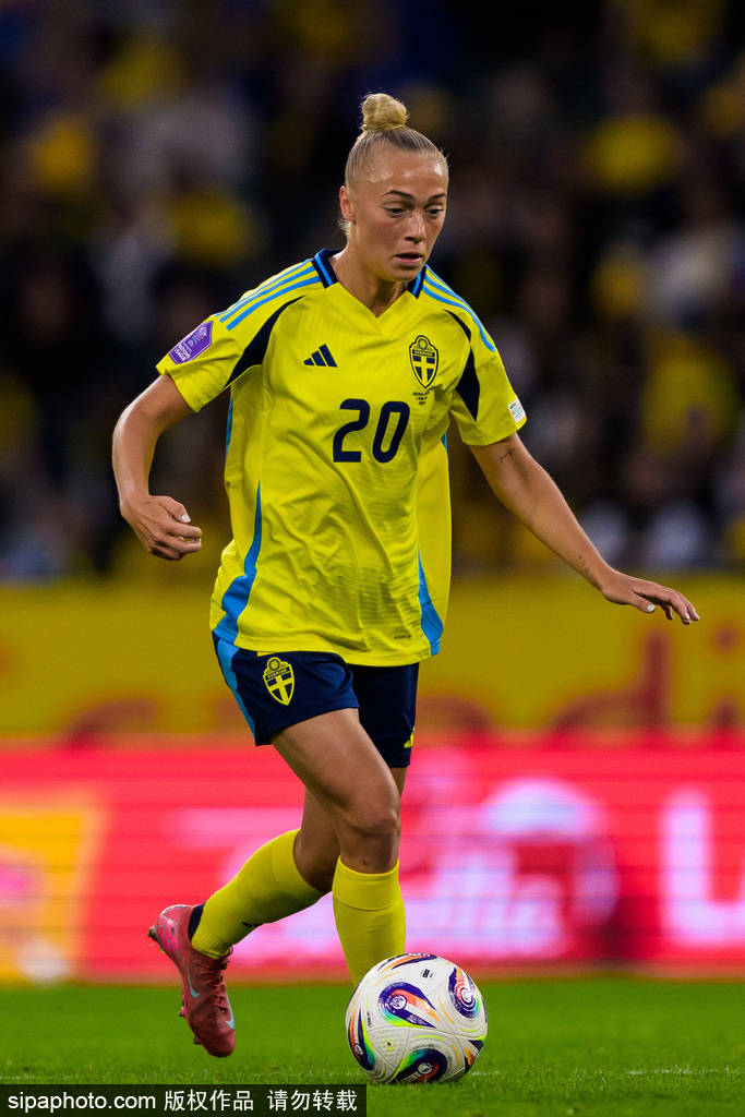 重磅！皇马官宣签下瑞典天才中场 2028年合约震撼足坛