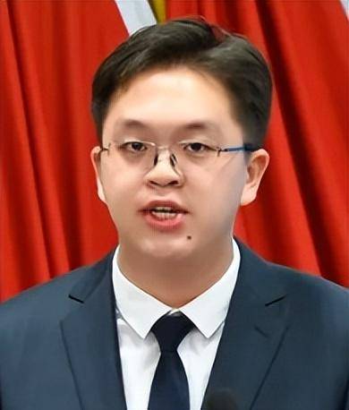 徐晓当选全国青联主席,李文铎当选全国学联主席