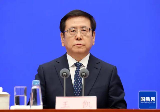 河南省省长:年轻干部要做清正廉洁的干净人,坚决刹住违规吃喝歪风