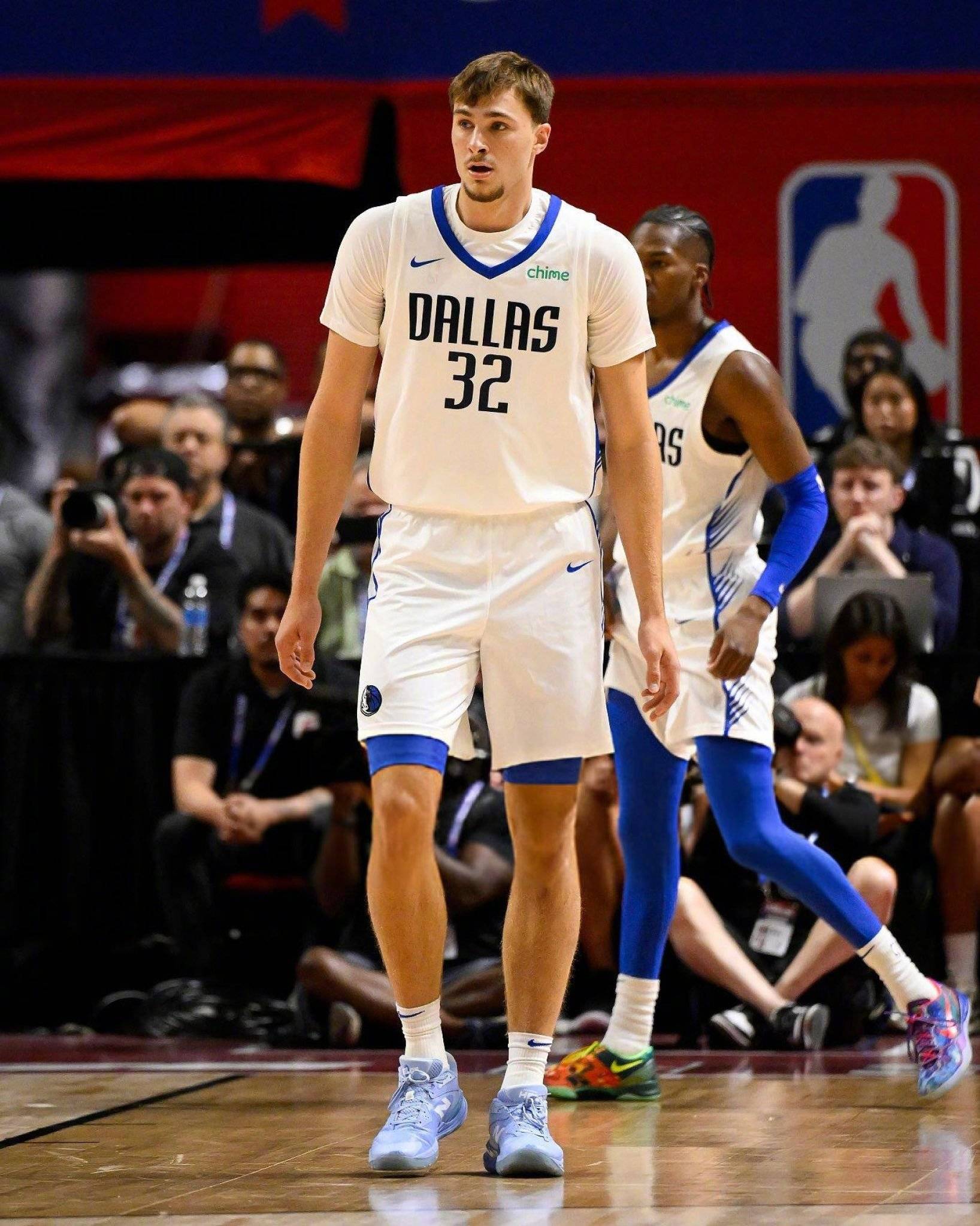 夏联首日综述：弗拉格10+6+4力擒湖人 榜眼探花同时缺阵