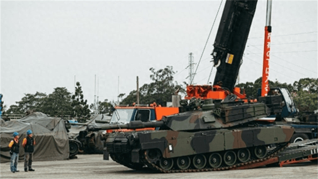 脱下军服,400多名美军登陆台岛!不管谁来都挡不住解放军利剑