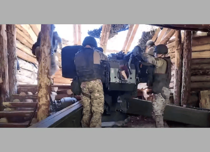 16公里大包围圈,俄军30万大军上刺刀:炸两大造船厂,炸北约教官