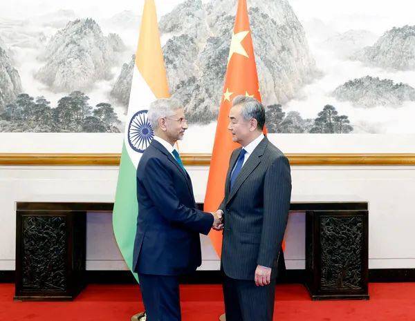 叫中国名字，娶日本妻子，5年没见的印度外长来了