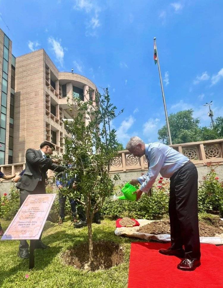 叫中国名字，娶日本妻子，5年没见的印度外长来了