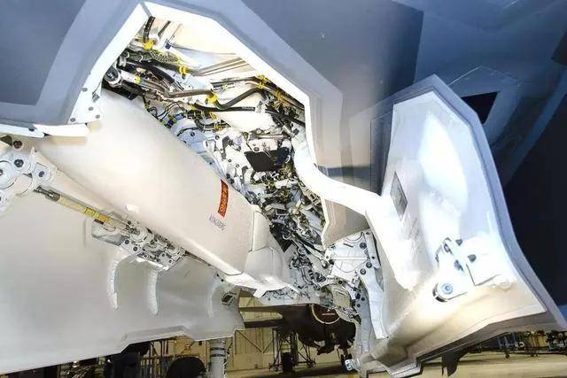 一架仅需4万美元!美国版“小摩托”巡飞弹亮相,中国能防住吗?