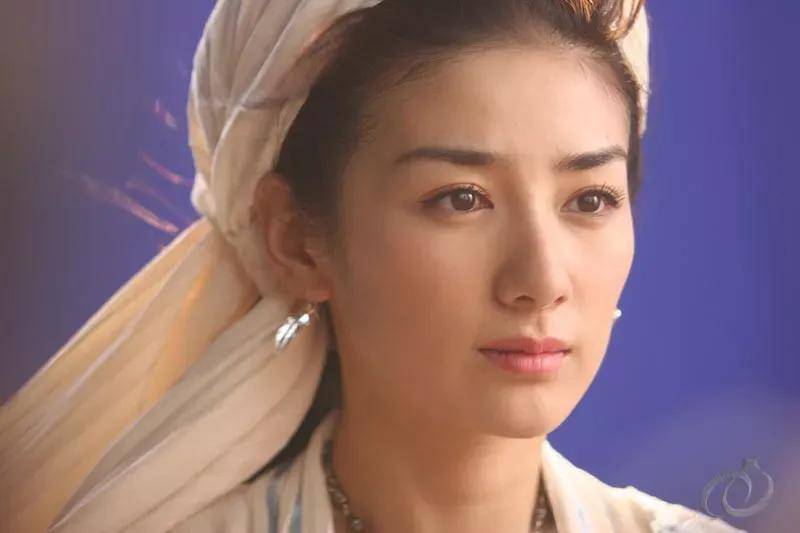 黄奕凭颜值当艺人！妩媚又英气，曾是女扮男装赛道天花板