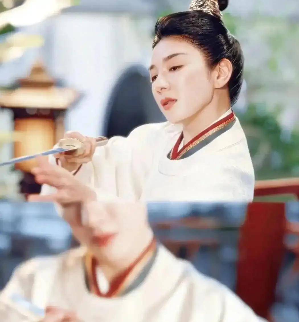 黄奕凭颜值当艺人！妩媚又英气，曾是女扮男装赛道天花板