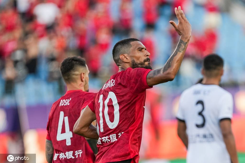 中超-蒯纪闻替补登场两送助攻 海港客场3-1亚泰联赛4连胜