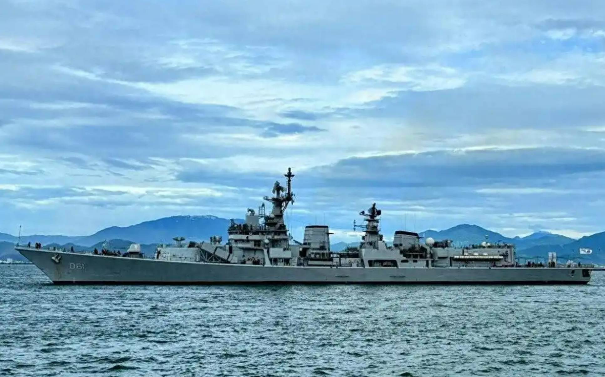 印度开始了！四艘主力舰潜入南海，黄岩岛搅局，毫不掩饰对华敌意