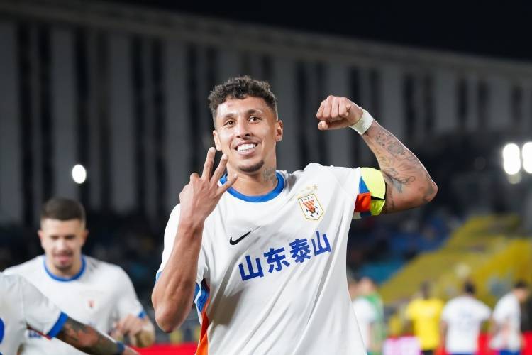 鲁媒：泰山外租小将表现抢眼，克雷桑接受治疗下轮能否出场待定