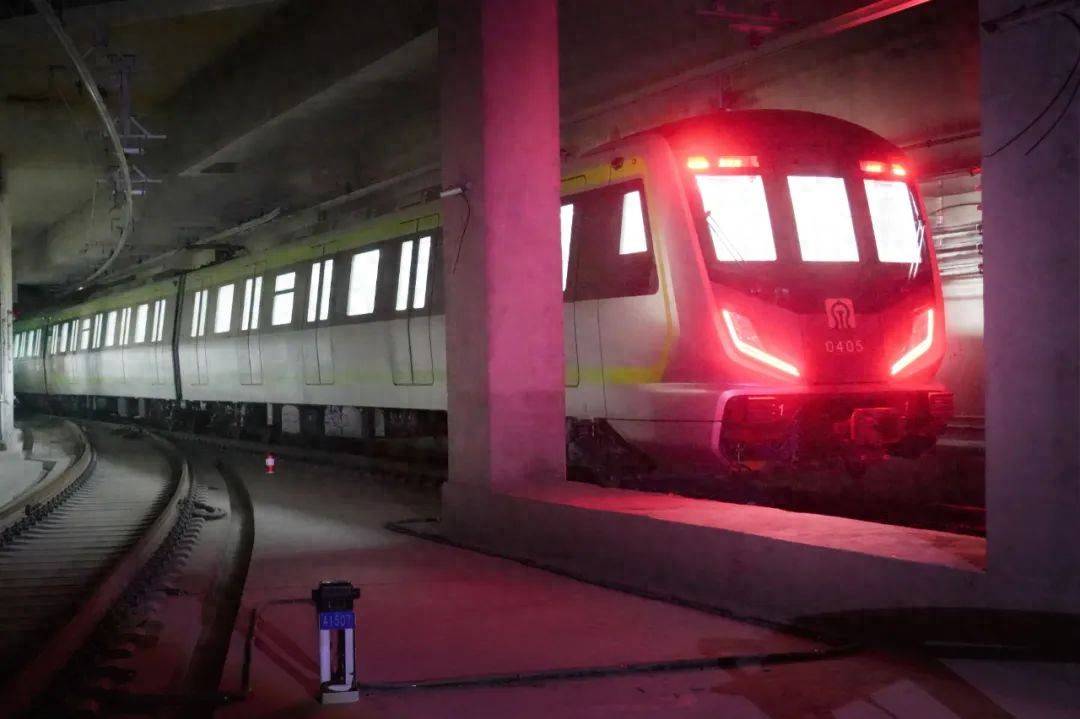 济南轨道交通4号线启动全线动车调试