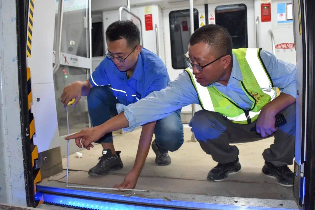 济南轨道交通4号线启动全线动车调试