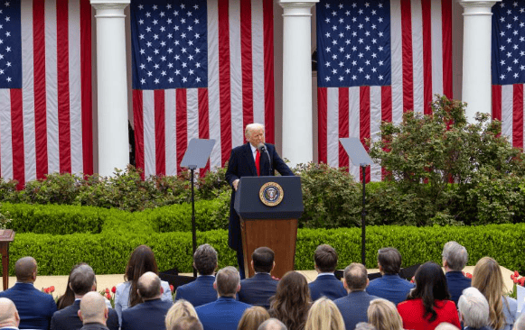 “两个内鬼”浮出水面！短短4个月，中国4000吨稀土被连夜运往美国，背后到底是谁？