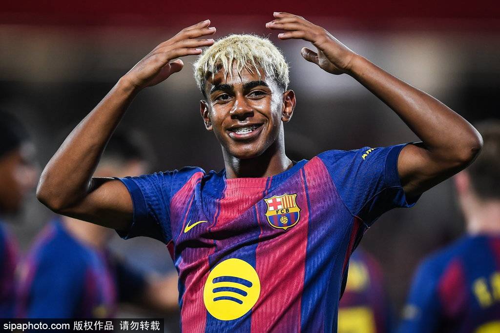 观战台：利物浦打响英超揭幕战 曼联枪手锋线天团火拼