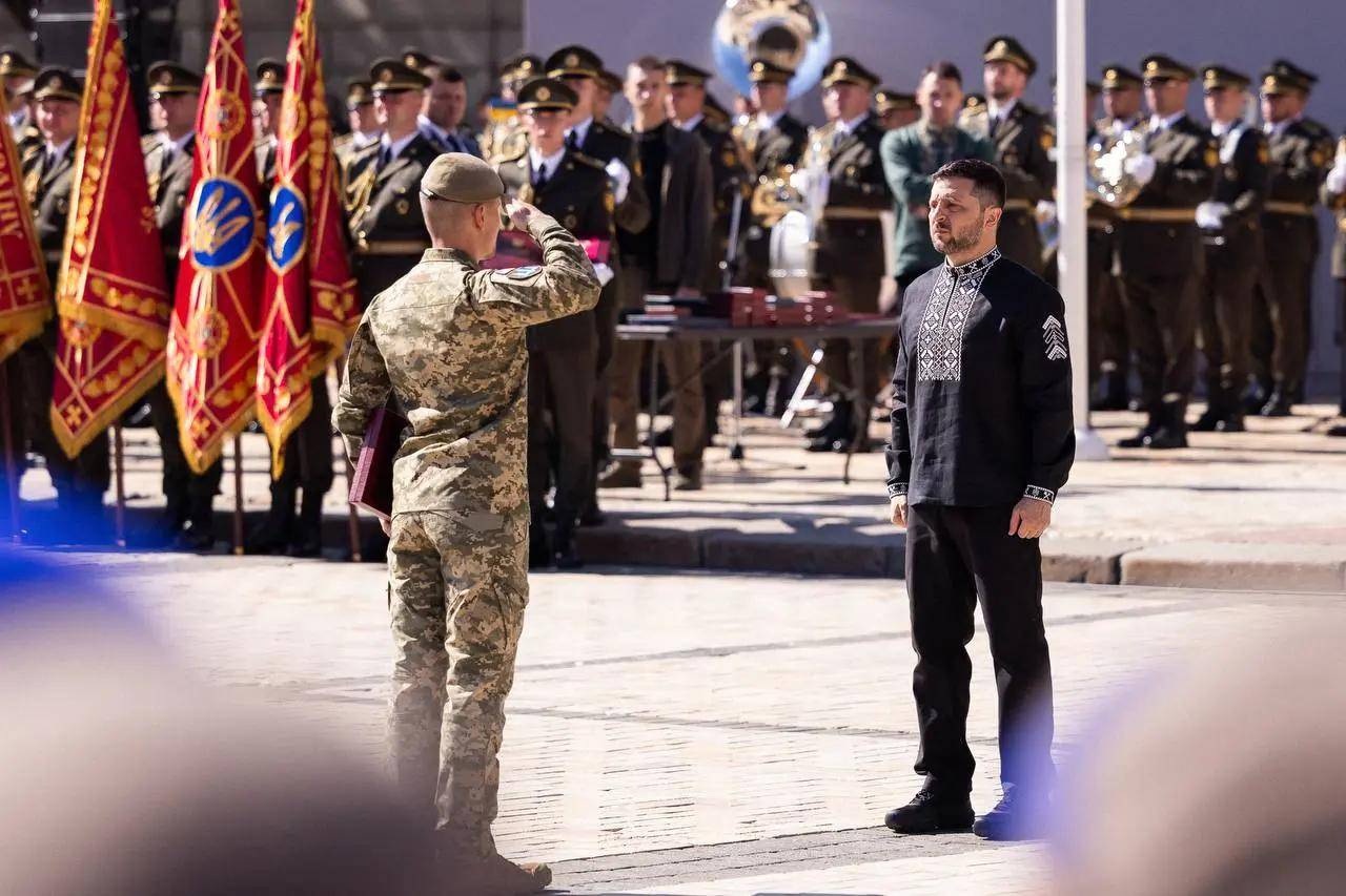 准备同归于尽?乌克兰为庆祝独立日亮出王炸底牌,俄核电站又被炸
