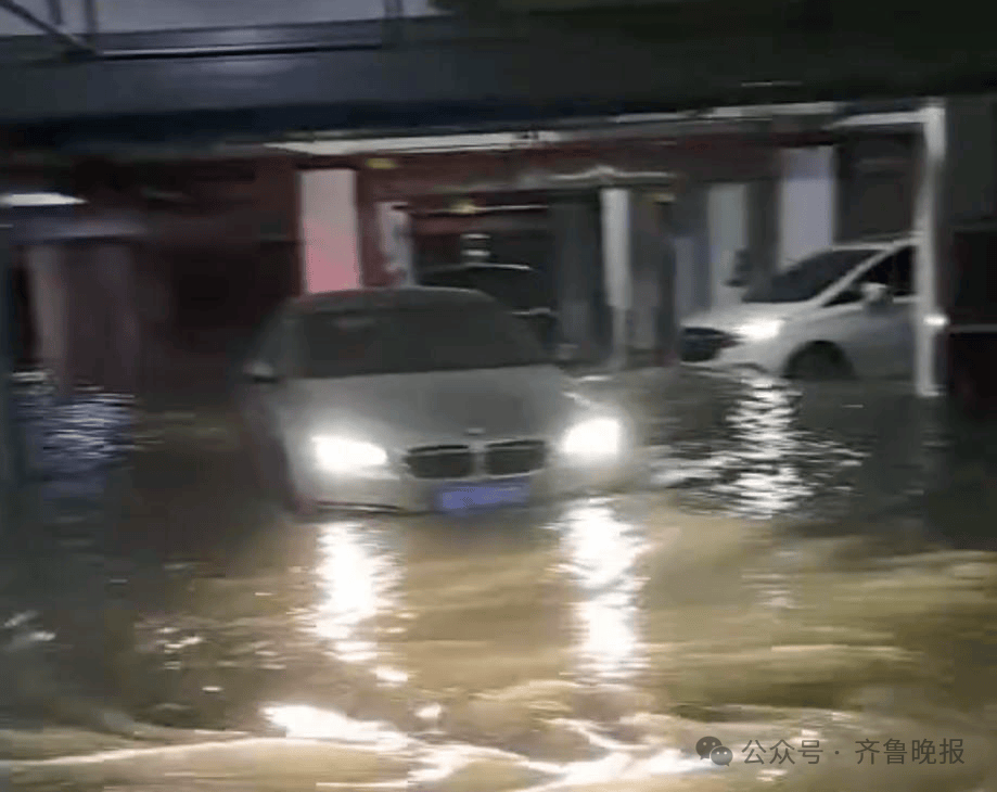 小区业主私自挖地下室，致河道挖穿地下车库被淹？官方回应