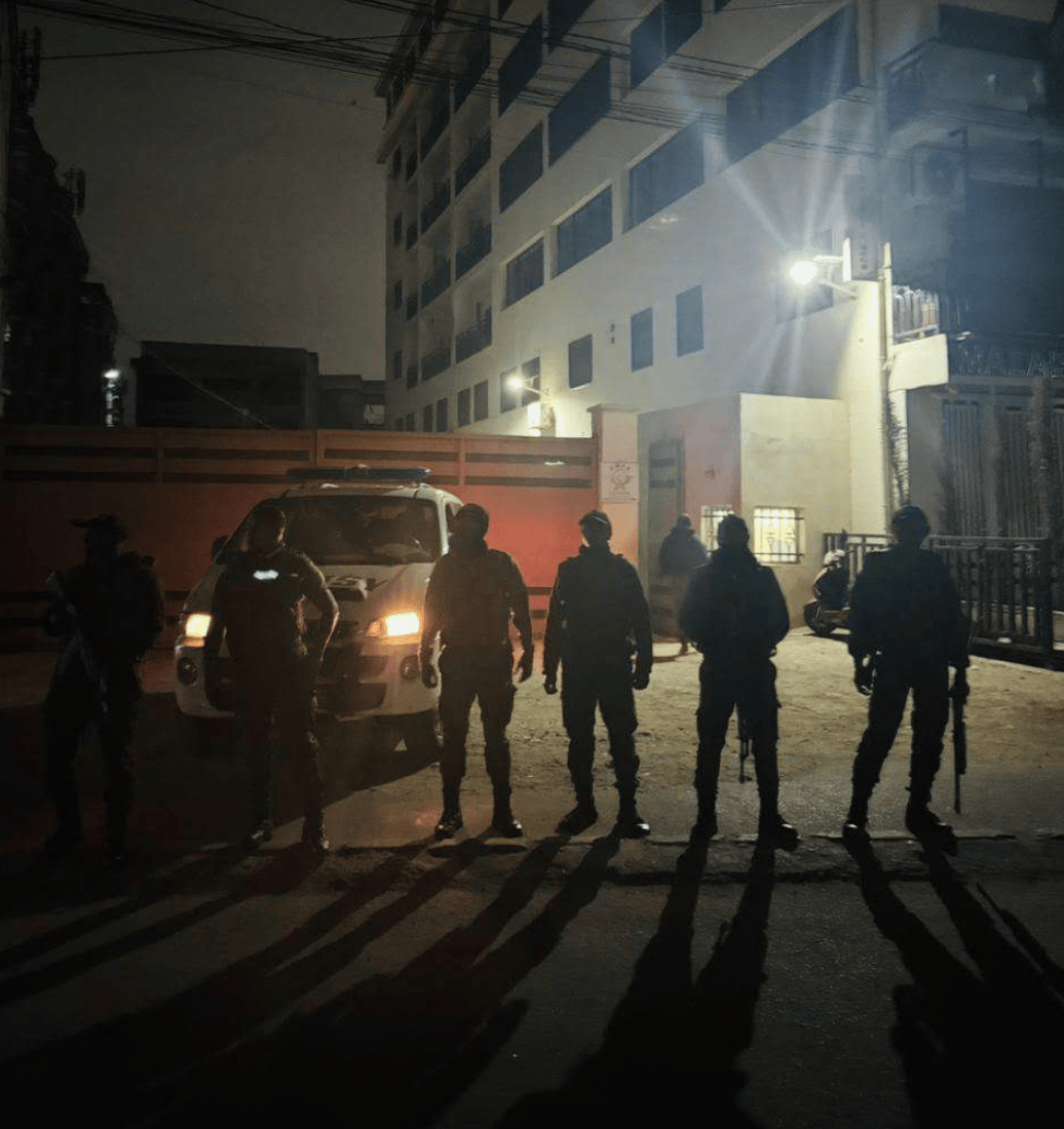 马达加斯加首都发生骚乱华人商店被烧抢，当地华人：花钱请警察和部队，打退暴徒的进攻