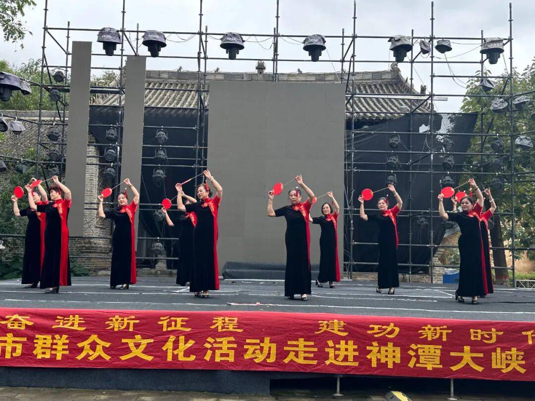 【文化进景区 赋能新体验】群文盛宴进景区 文旅融合庆华诞