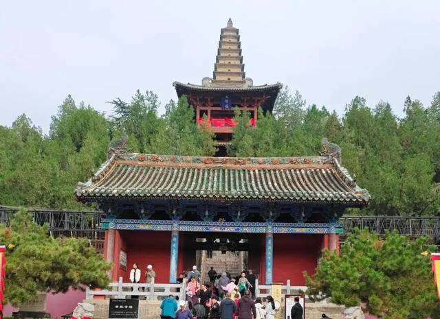 国庆期间，山西各地迎来客流高峰