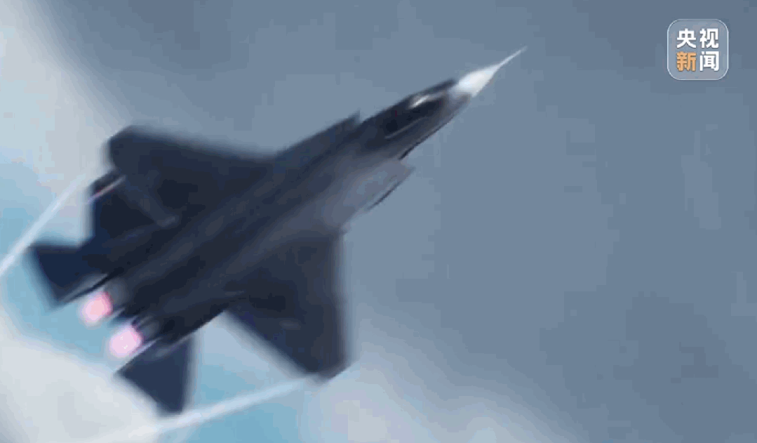 歼-35绿皮机，首次公开亮相！