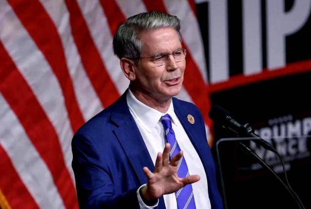 一大早被中方揭穿谎言，第三名美高官紧急下场：不一定对华加税