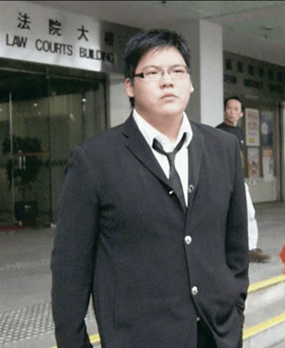 考古 | 向太小儿子向佑罕见露面！曾惹怒大佬高呼我爸是向华强，与母亲决裂真相曝光