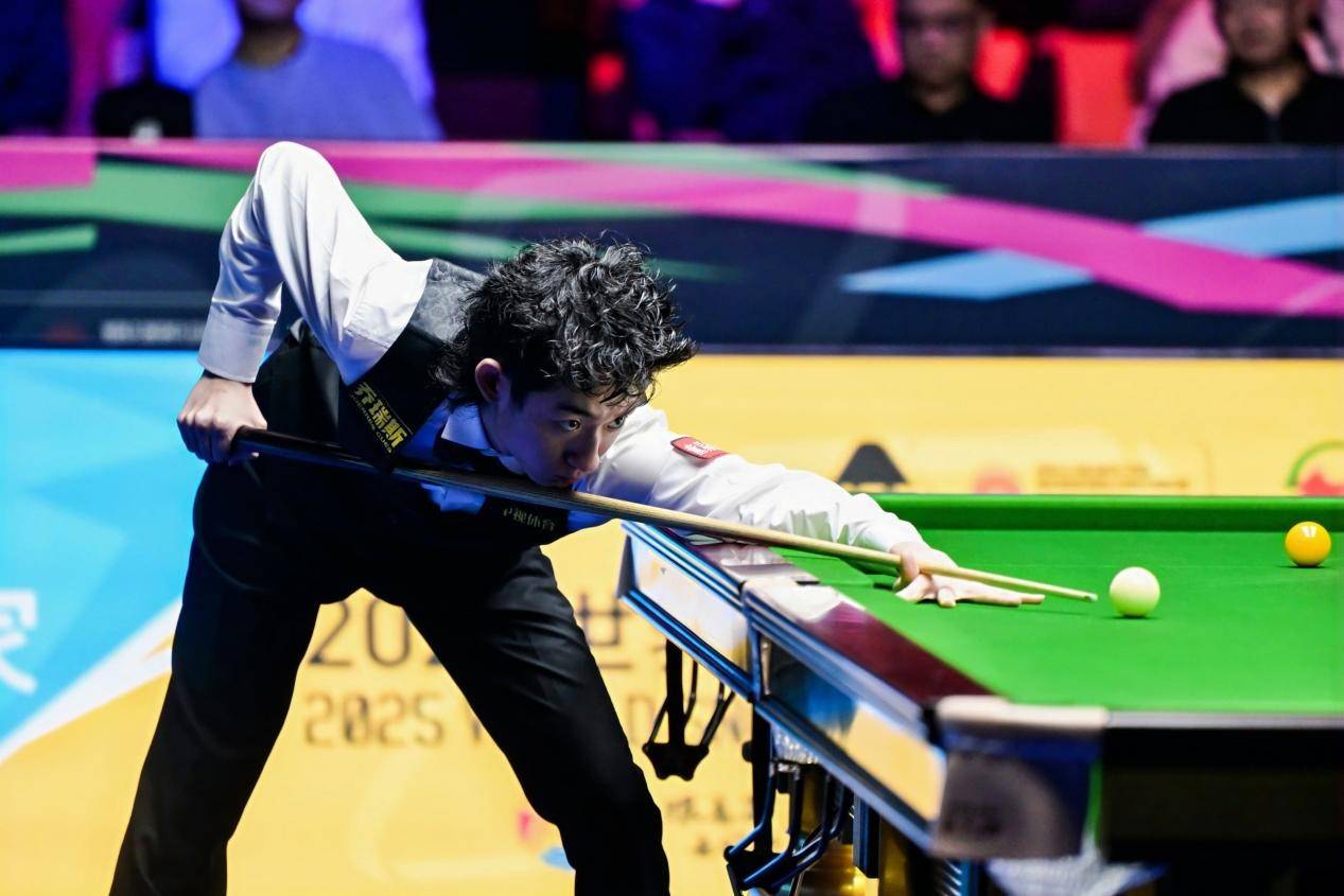 斯诺克国锦赛新王加冕 中国小将吴宜泽南京登顶夺生涯首冠