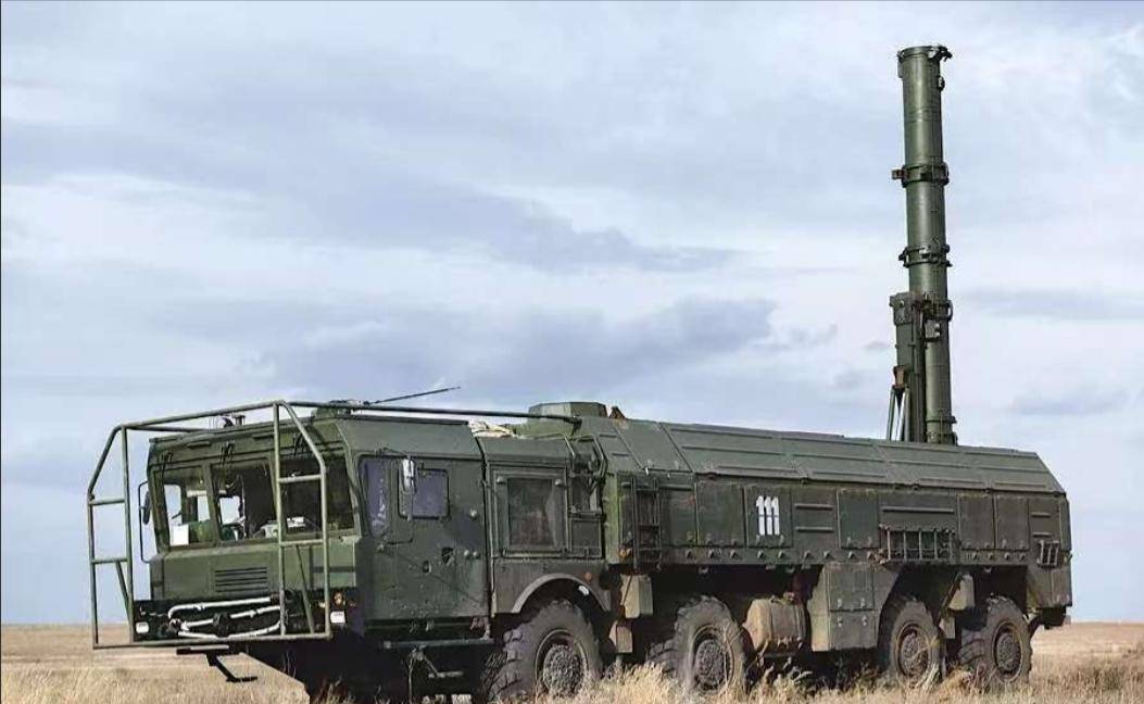 乌克兰全黑了!核打击前最后警告,俄军发射13枚“全球禁止”导弹