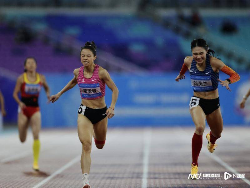 又是0.12秒决胜负!莫家蝶不敌刘英兰获女子400米亚军